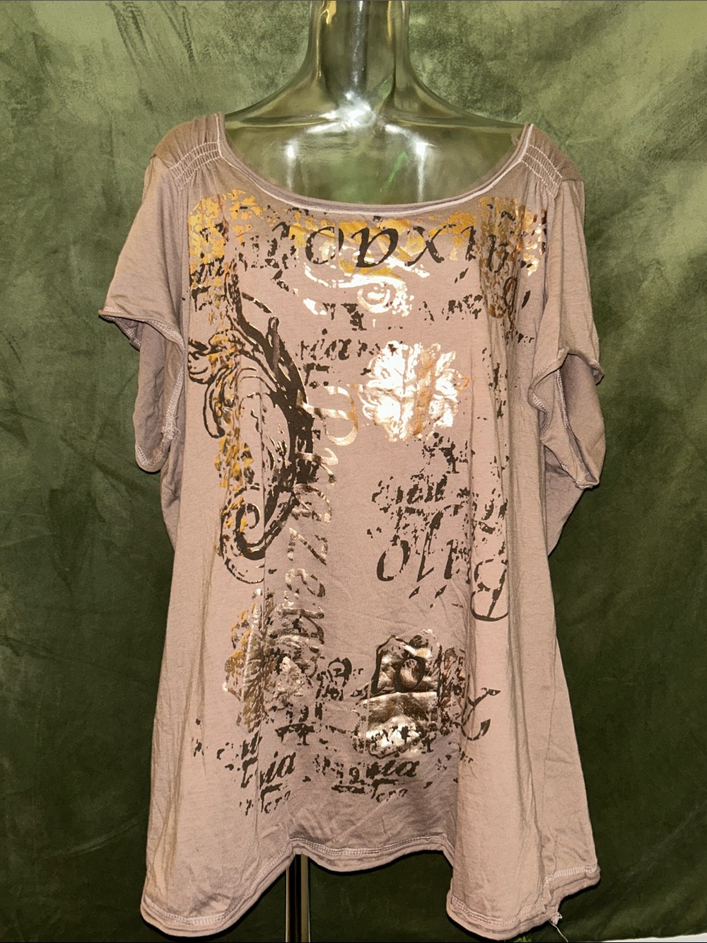 Torrid Taupe Short Sleeve Top with Metallic Gold & Black Print